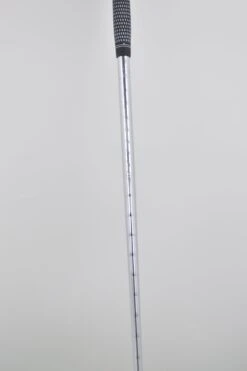 Odyssey White Ice DART Long 35.5in -Finest Golf Store 3EDA1A0F 1952 4783 BD37 90F7665736EA