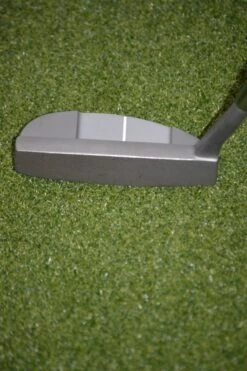 Cleveland Bloom Ladies Putter 33.5 In. -Finest Golf Store B89D5534 3A48 4DEE 8FBB B3FF6EE8BB0B