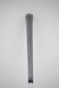 Cleveland CG4 PW Iron R Flex -Finest Golf Store D15492D9 B95B 4997 A1DD 1AE8A500B41F 8e294e4c 8289 4489 92b2 f9497051ee8c